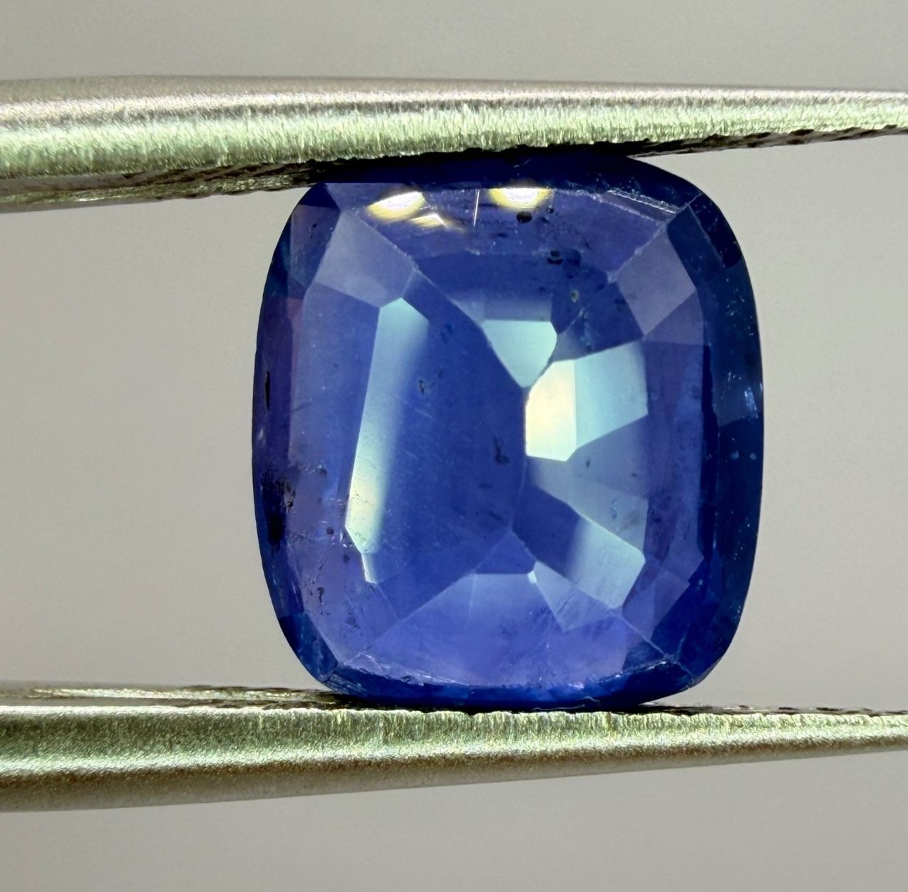 Edelsteine: Blauer Saphir 3,31ct Rectangular Cushion (IGI) – Gebraucht aus Binningen von fbnwst 4