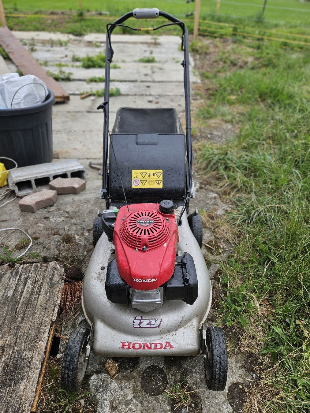 Honda Tondeuses à gazon: Tondeuse Honda – Défectueux à Mézières VD par berni29