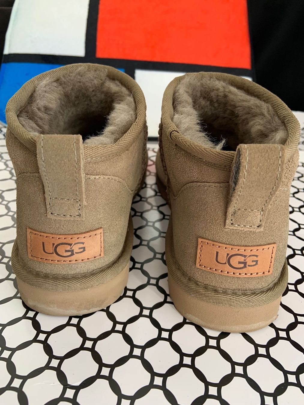 Ugg Scarpe da donna: Ugg Ultra Mini, olive/alp braun, Gr. 38 – Usato da Niederteufen venduto da mix18 2
