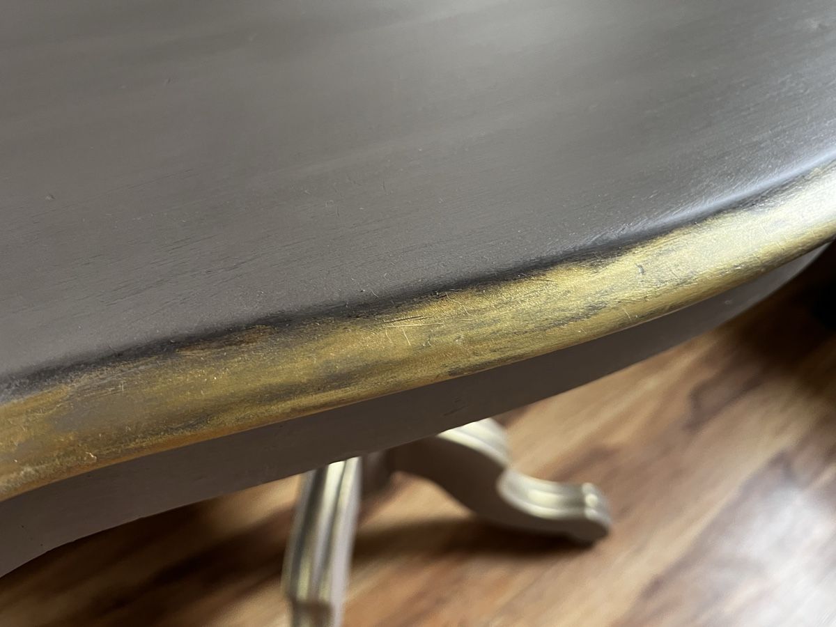 Tische: Antiker Tisch, crem-grau/gold, upcycling – Gebraucht aus Flurlingen von MIPILG 4