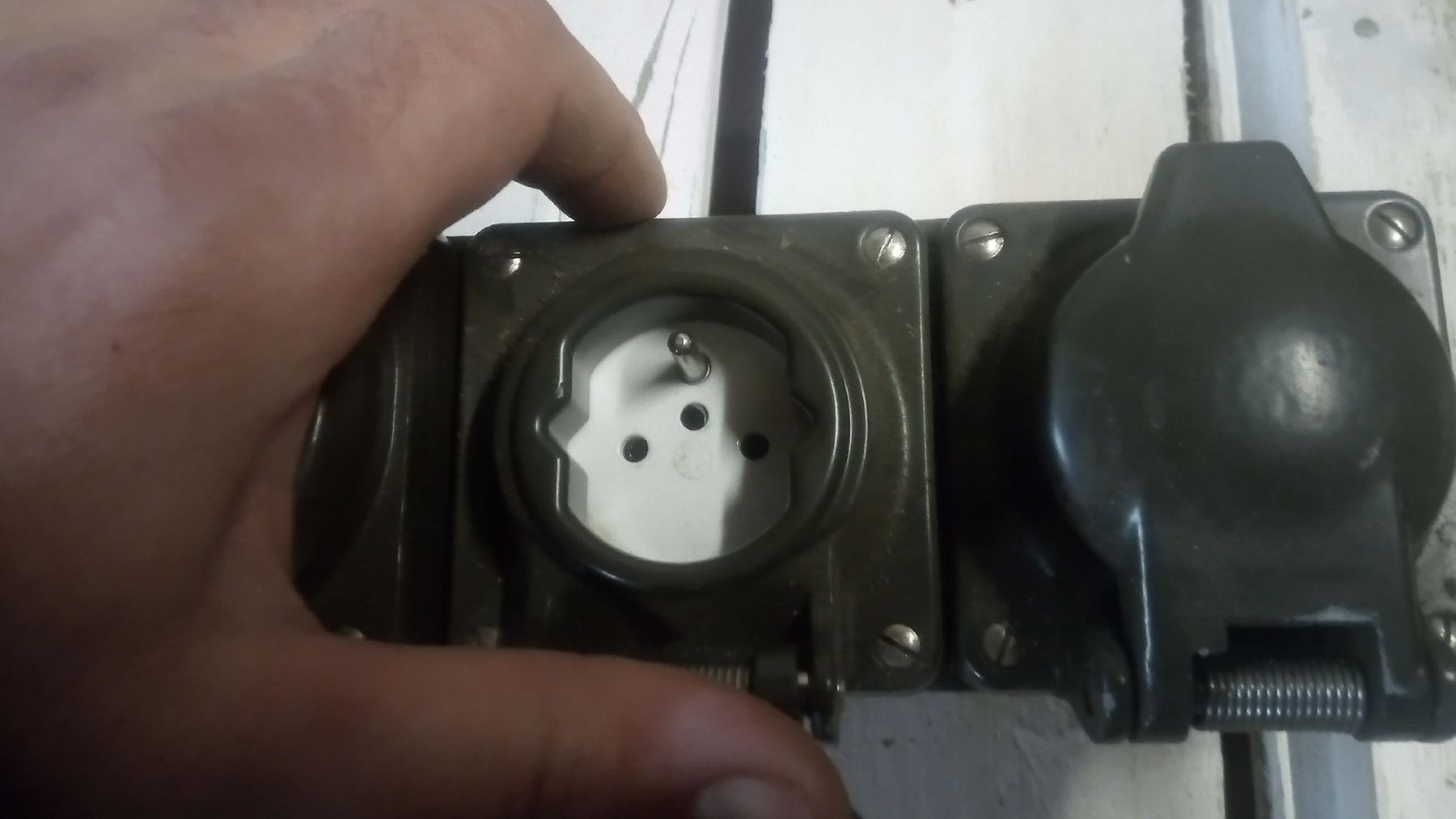 Alimentazione elettrica: Militärstecker Verteiler Fi steckleiste – Usato da Belp venduto da Guadalupe84 2