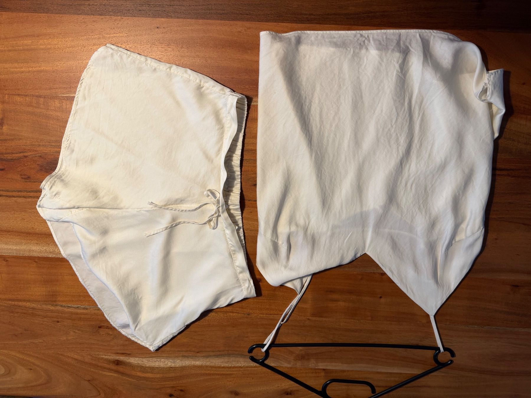 Triumph Negligees & Pigiami: Triumph 2PCES en soie écru 42 – Nuovo (secondo la descrizione) da Neuchâtel venduto da nini068 2