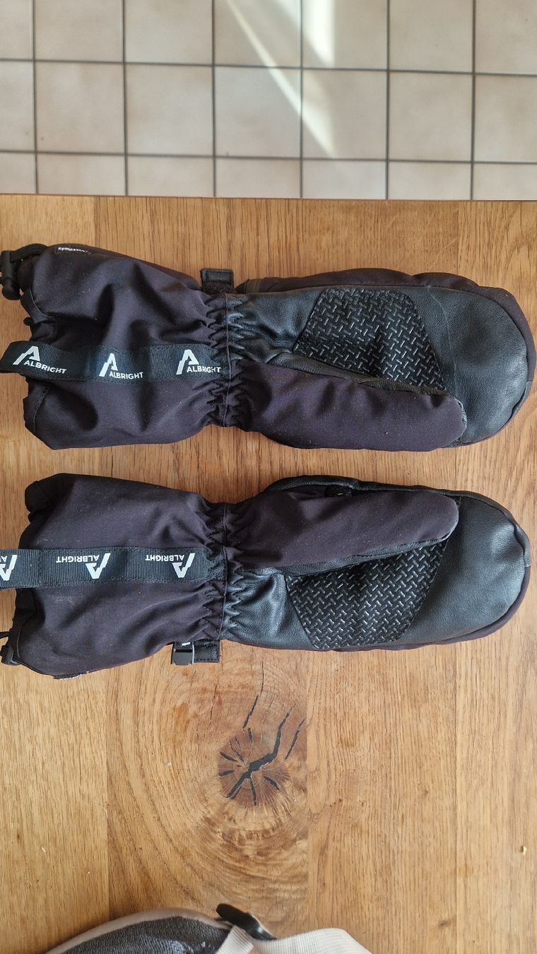 Albright Guanti & manicotti: Albright Fausthandschuhe schwarz – Usato da Unteriberg venduto da mic_7kvh 1