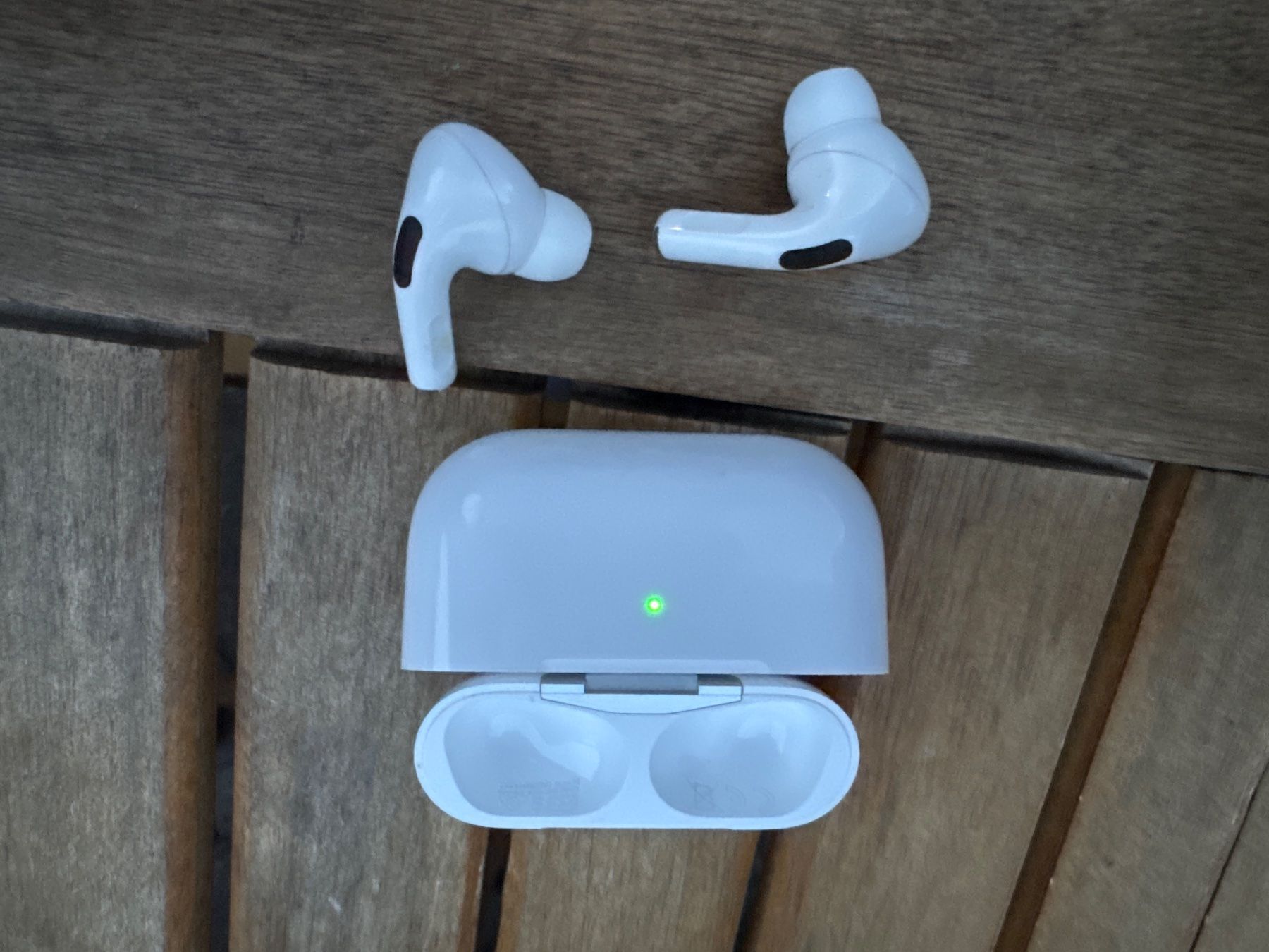 Apple Kopfhörer: Originale Apple Airpods Pro A2190- Lightning – Gebraucht aus Olten von HoYa01 1