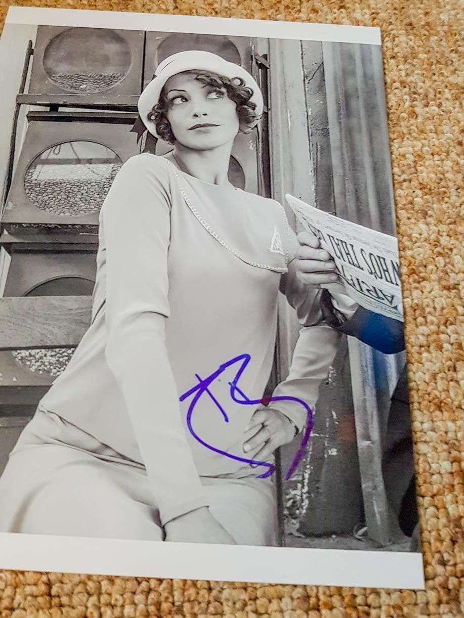 Autogramme: Berenice Bejo - Autogramm auf Foto – Gebraucht aus Kaisten von Simpsons4
