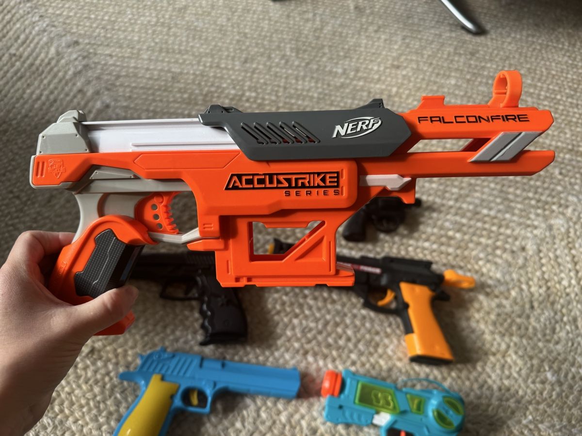 Giocattoli: Spielzeug Waffen Set - Nerf & mehr – Usato da Niederbüren venduto da Oetschli 2