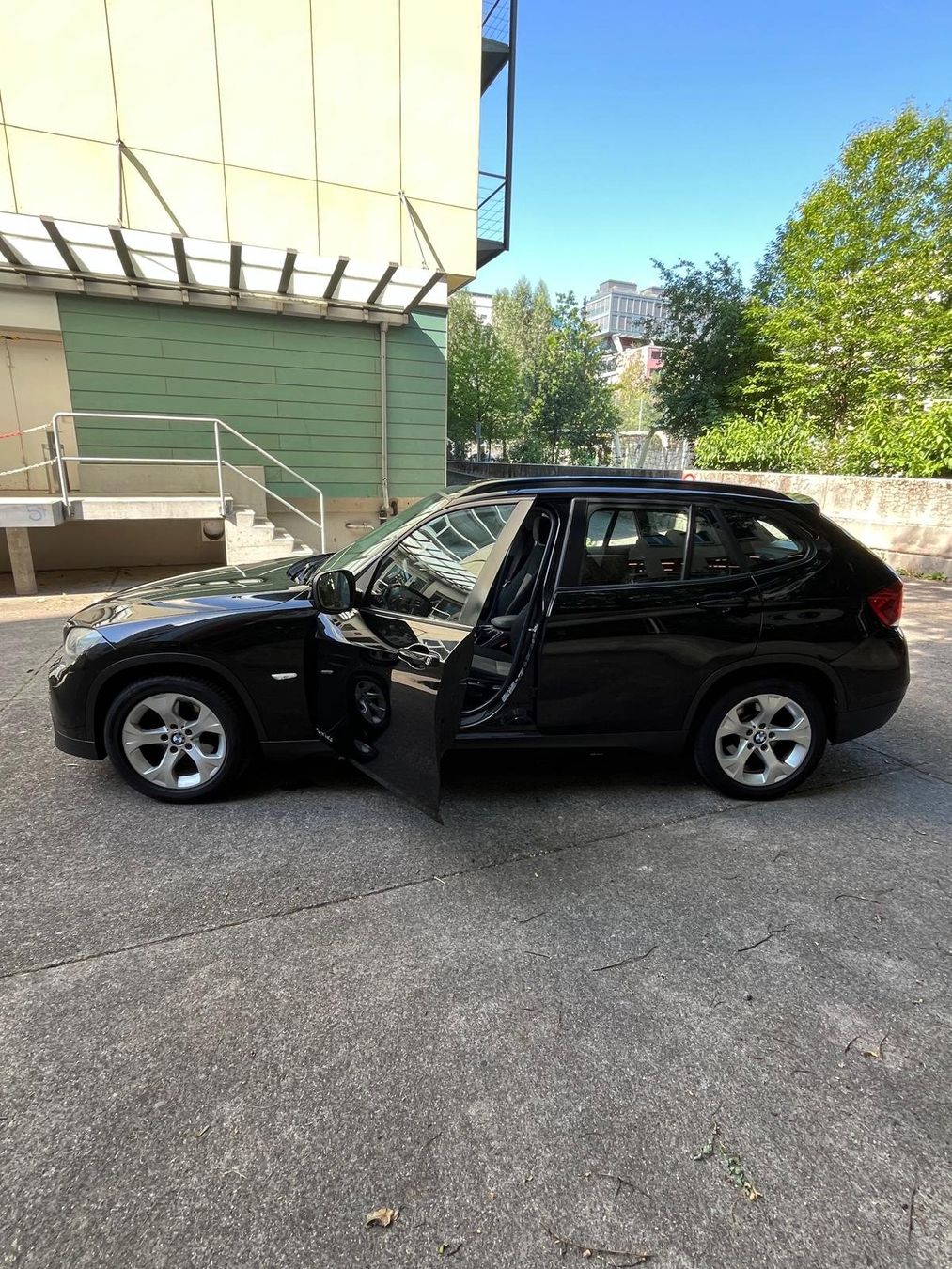 BMW Automobili: BMW X1 xDrive 18d Schwarz – Usato da Männedorf venduto da Patrrussek 1