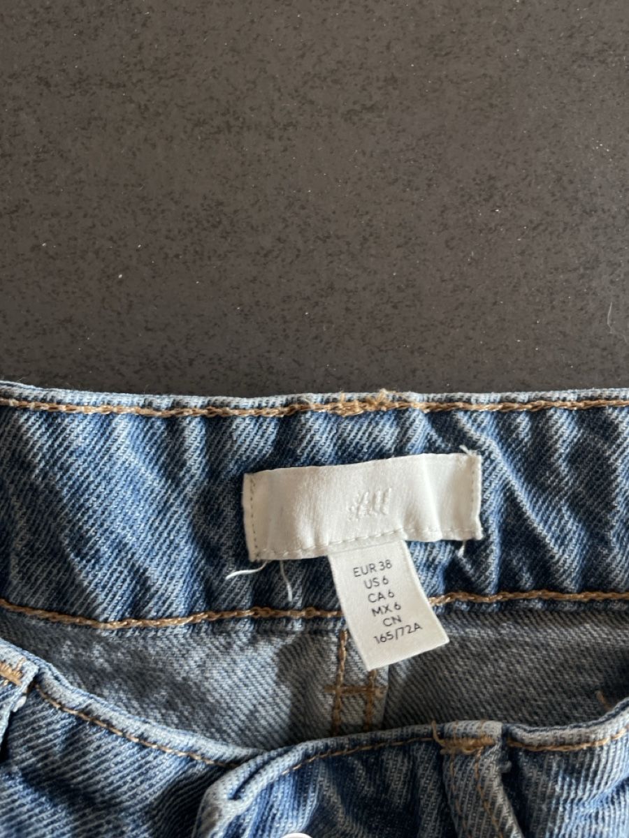 H&M Jeans: Jean femme bleu clair taille 38 – Gebraucht aus Cressier NE von leiestla 1