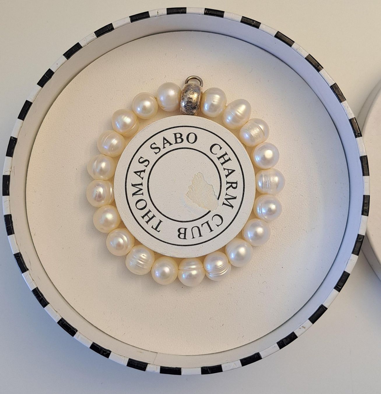 Thomas Sabo Armbänder & -reifen: Charm-Armband Süßwasserzuchtperlen von Thomas Sabo – Gebraucht aus Wangen b. Olten von MonikaHess