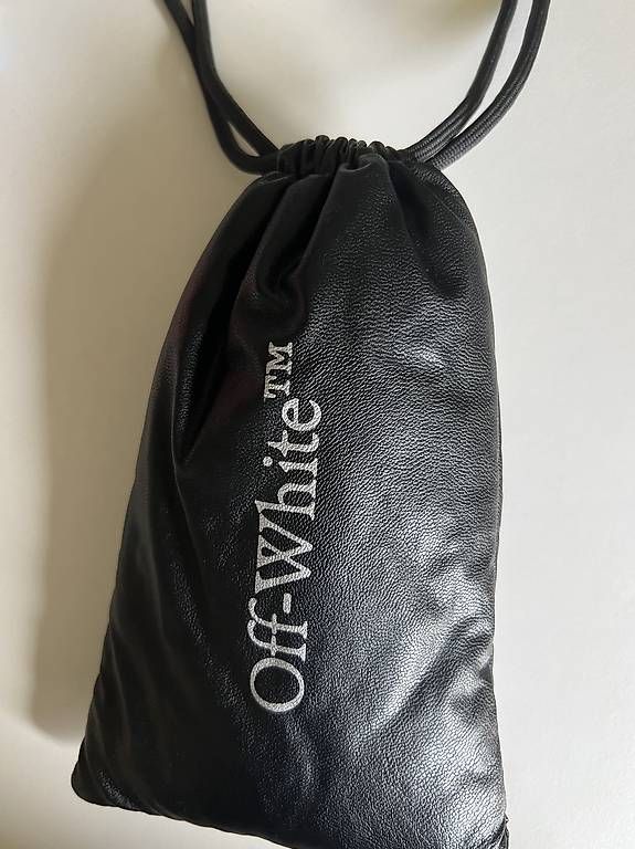 Off-White Occhiali & Lenti: Off-White ARTHUR Sonnenbrille – Usato da Brislach venduto da Praveen03 3