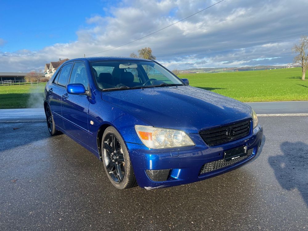 LEXUS IS 200 Bemani frisch ab MFK und Service