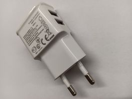 Dual USB Travel Charger Doppel-USB Ladegerät 5.0V - 2.0A