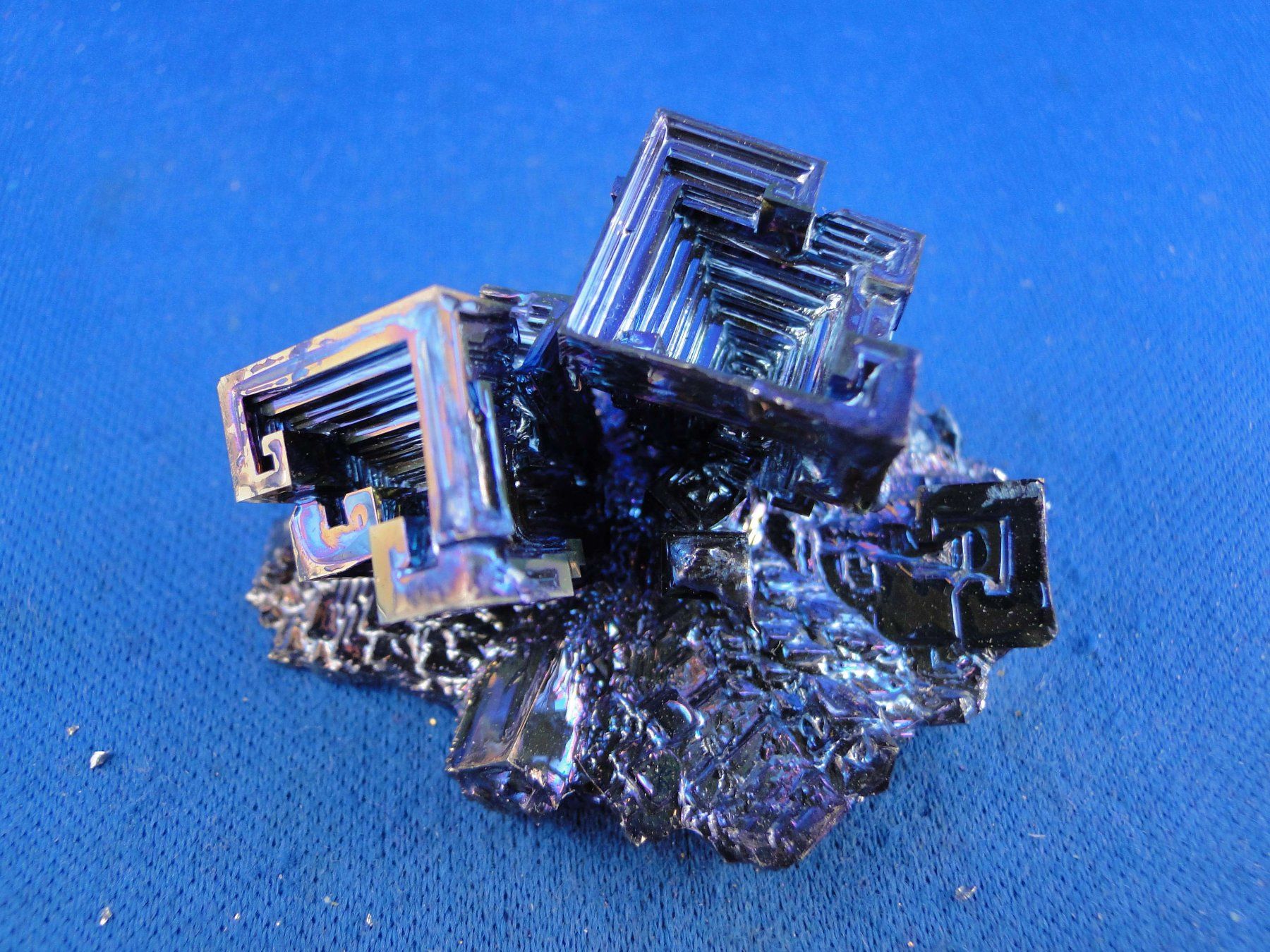 Minerali & Pietre curative: Bismuth – Usato da Schinznach Bad venduto da Demerald