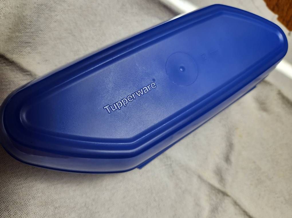 Tupperware Recipients et similaires: Tupperware Eierbox für 6 Eier  noch eine 2te vorhanden – D'occasion à Gstaad par Meiel2020 3