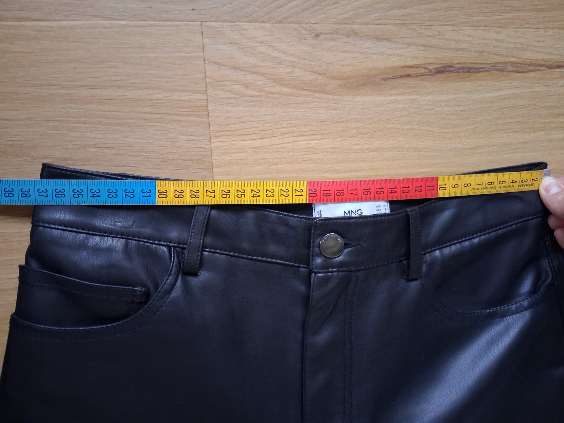 Mango Pantaloni: MNG (Mango) Kunstlederhose 38 – Usato da Lengnau AG venduto da Nathi88 5