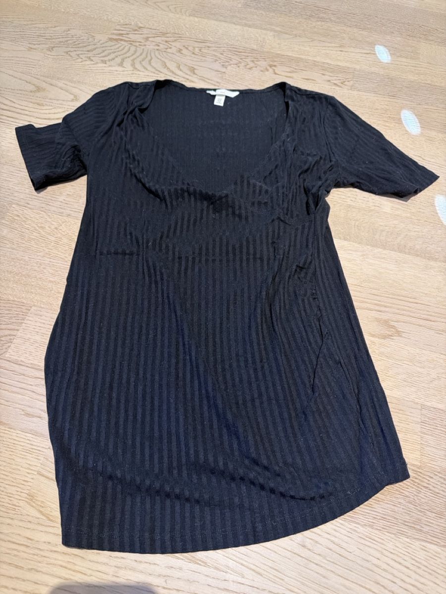 H&M T-shirts: 2 Still-Shirts | Grösse M – D'occasion à Emmetten par coluna_6376 2