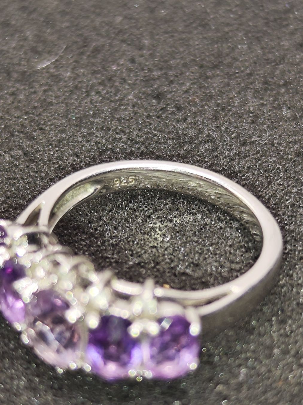 Anelli: Vintage 925er Silber Ring mit Amethyst Steinen Top – Usato da Steffisburg venduto da mat_8s7d 4