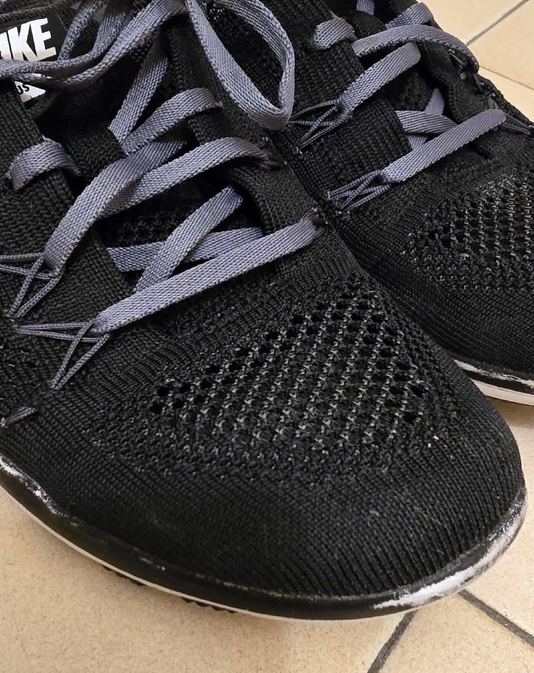 Nike Scarpe da donna: Baskets Nike Flyknit grises et noires, T36 – Usato da Genève venduto da Saleena 6