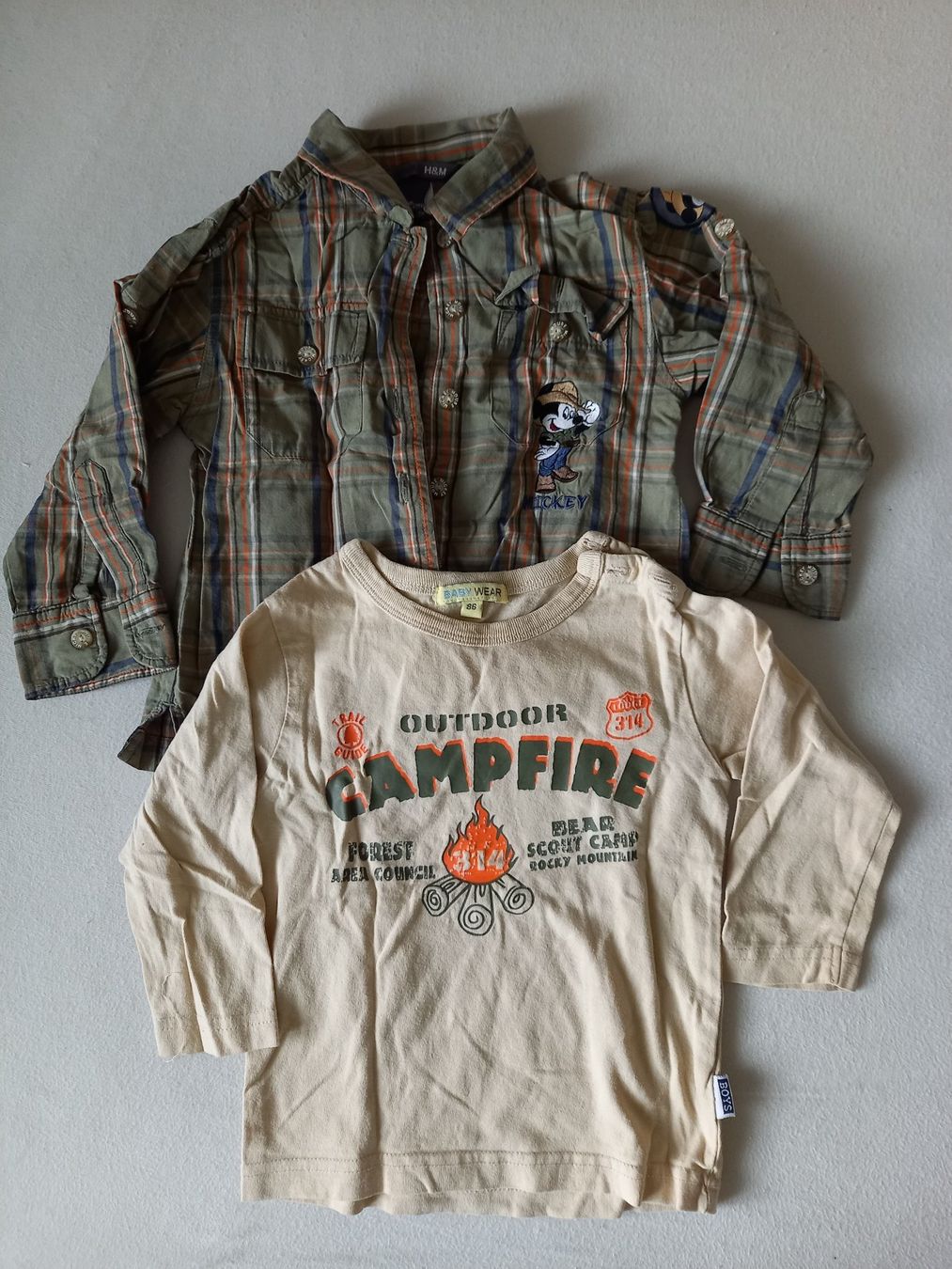 Lotti & Set di vestiti: Cooles Set Langarm Hemd / Shirt Gr. 86 – Usato da Unterengstringen venduto da saraman