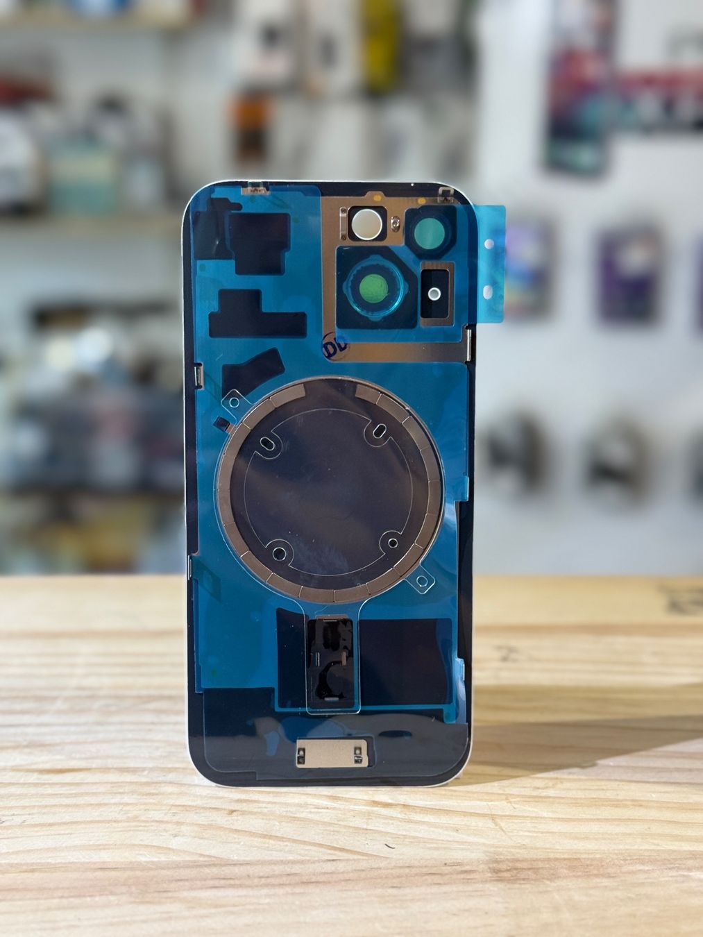 Apple Portables: Vitre Cache Arrière iPhone 15 plus Bleu – Neuf avec emballage d'origine à Morges par DA-repa 1