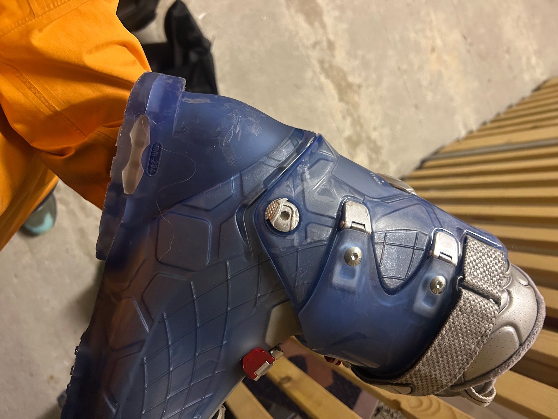 Scarpe da uomo: Chaussures de Ski Tecnica – Usato da Chavannes-près-Renens venduto da coraliebanuls 4