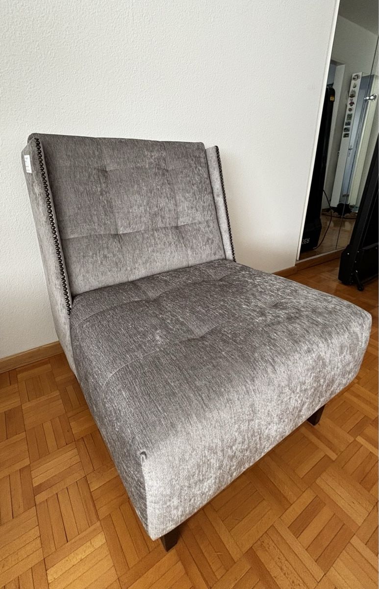 Fauteuils: Stylish Grey Troja Chair - Comfortable & Modern Design! – Neuf (Voir description) à Zürich par Jan_michael 2