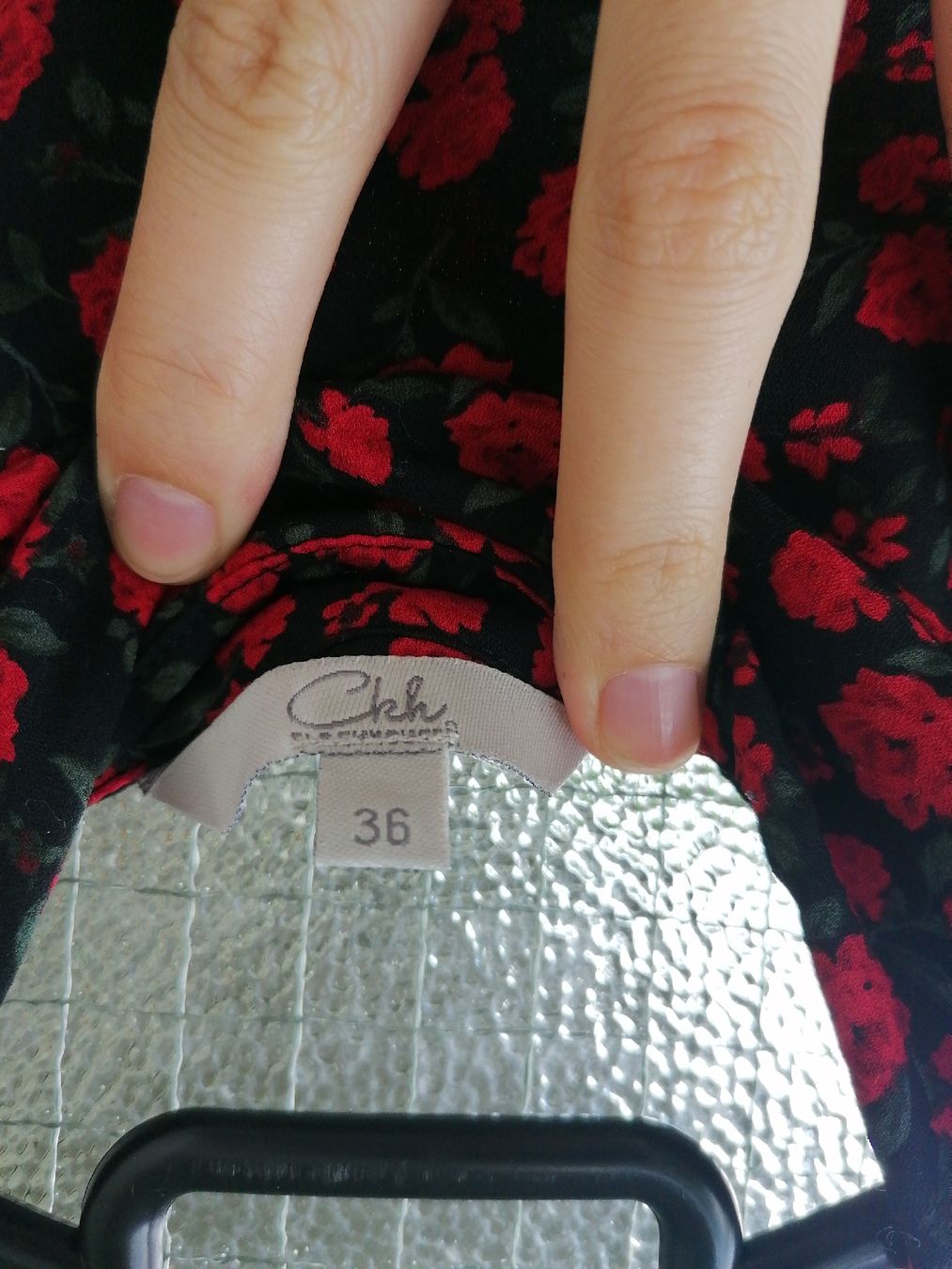 C&A Camicette: Schicke Bluse mit Rosenmuster Gr. 36 – Usato da Basel venduto da fiona_second-hand_BS 3