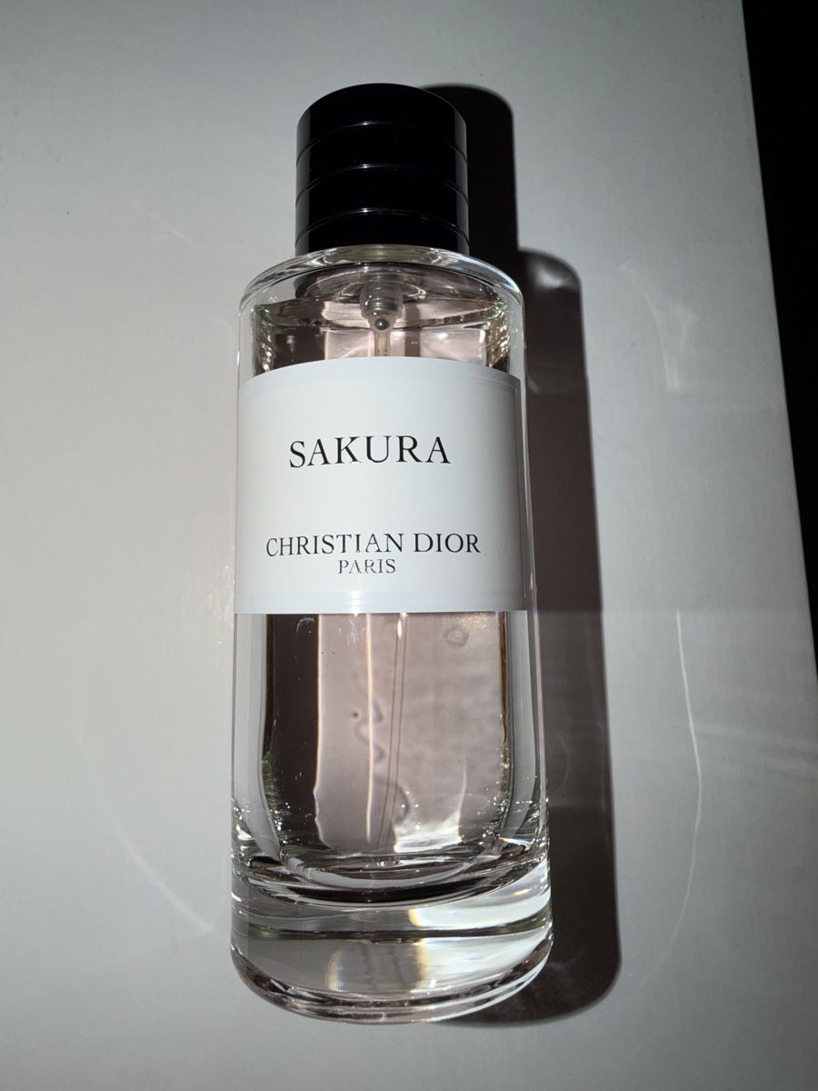 Dior Profumi & Eau de Toilette: Christian Dior, La Collection Privée, Sakura Eau de Parfum – Usato da Zollikofen venduto da Danijela1983