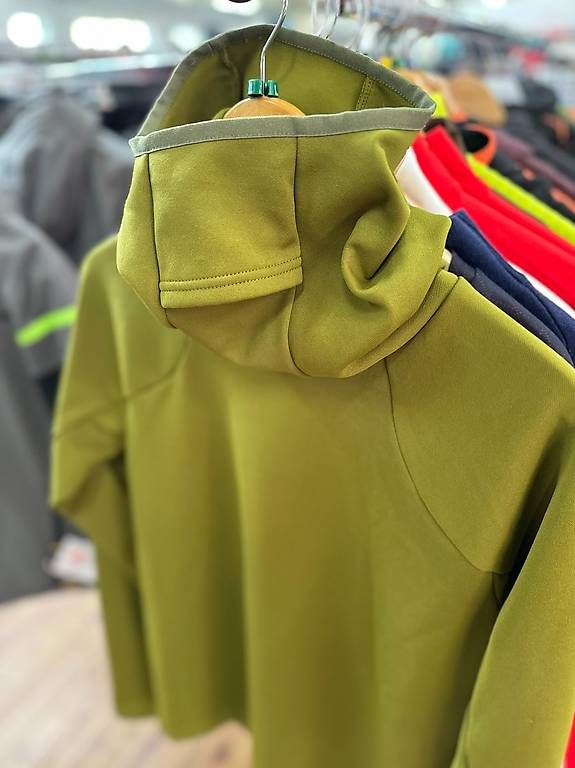 Maglioni & Felpe: Descente Outdoor Pullover Olivgrün NEU – Usato da Sursee venduto da pilatus.sport 2