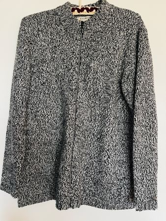 Edle Jacke mit Glitzersteinchen auf Verschluss, sehr schön!