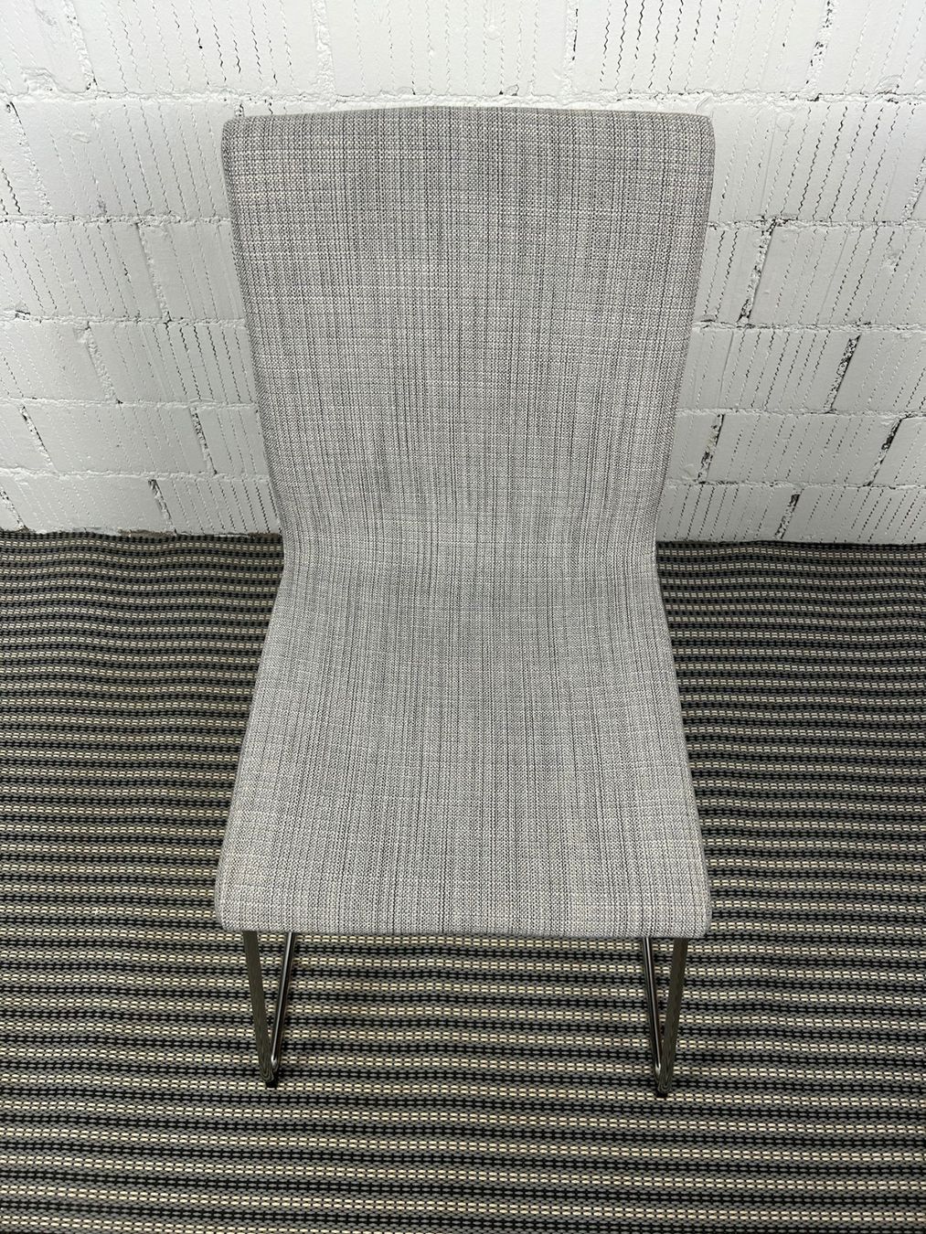 Sedie: 2 moderne Freischwinger-Stühle in Grau – Usato da Gunzgen venduto da lea_wy8h 2