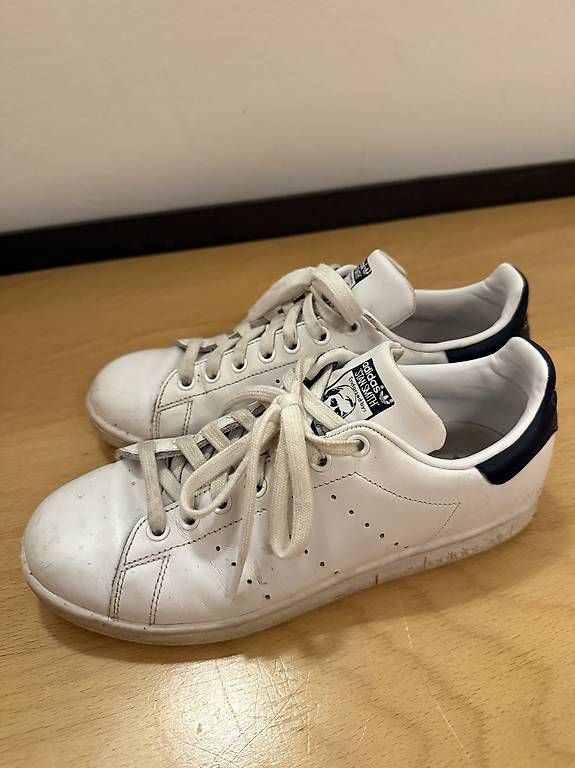 Herrenschuhe: Adidas Sneaker Stan Smith – Gebraucht aus St. Antönien von Schlomiflohmi