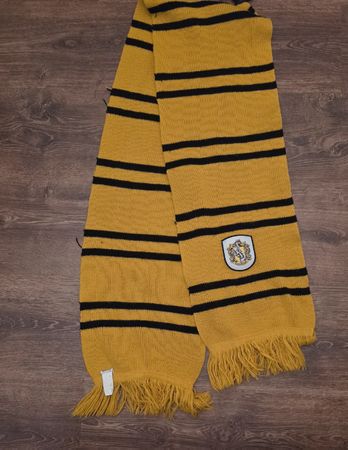 Harry Potter Schal gelb/schwarz Hufflepuff Wappen gestreift
