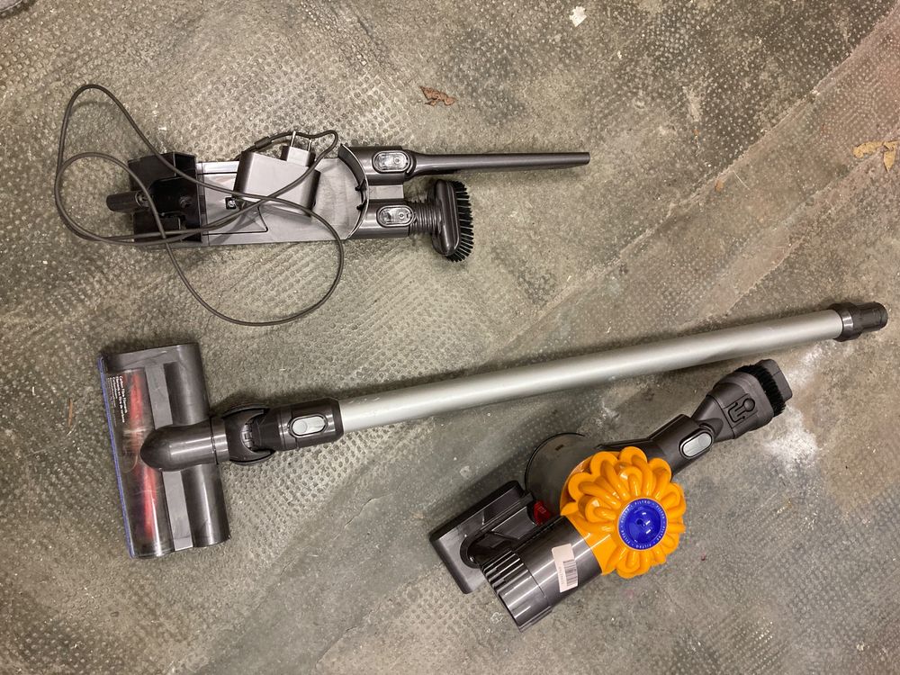 Dyson DC62 mit 3 Zusatzteilen | Kaufen auf Ricardo