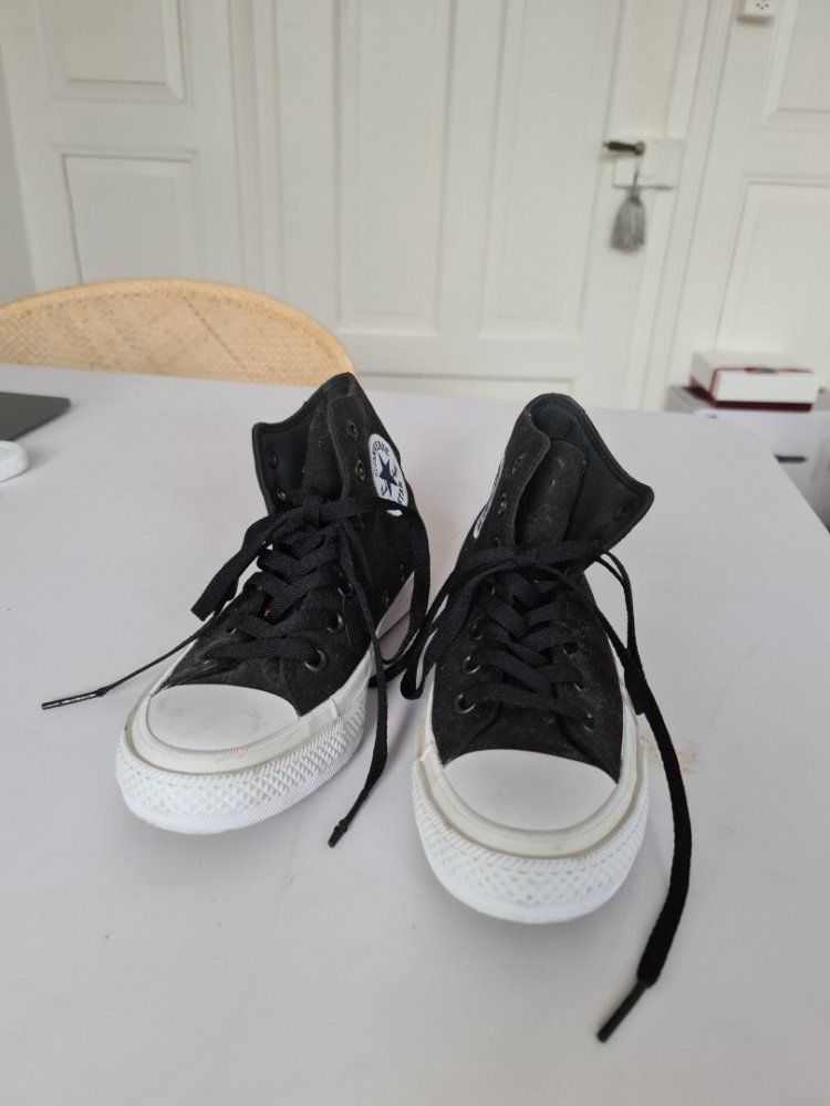 Converse Scarpe da donna: converse noir excellent état – Usato da Cheseaux sur Lausanne venduto da pan_skd5