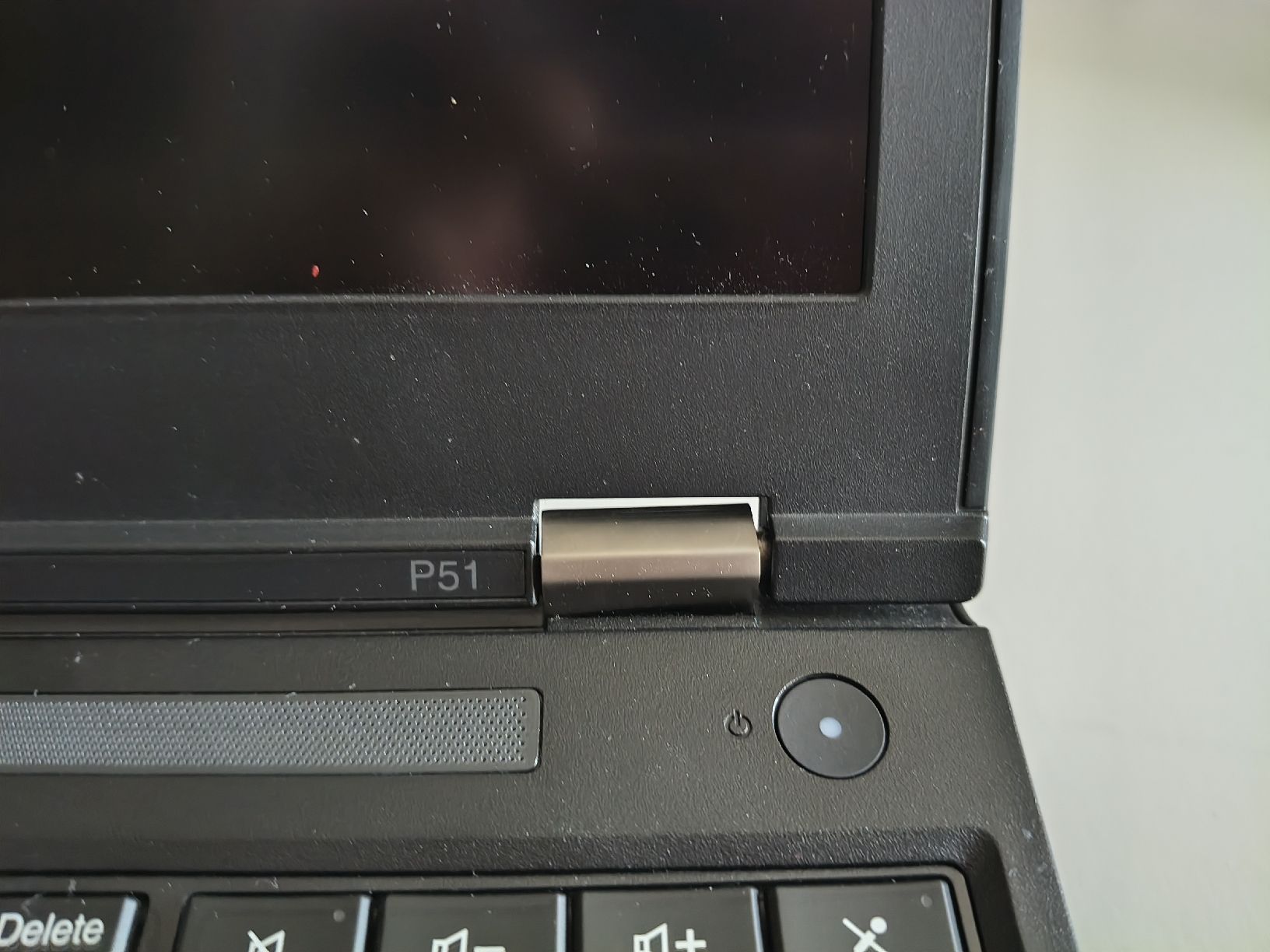 Lenovo Notebook: Lenovo ThinkPad P51 Intel Xeon Workstation Laptop - For Part – Difettoso da Zürich venduto da TrainLine 6