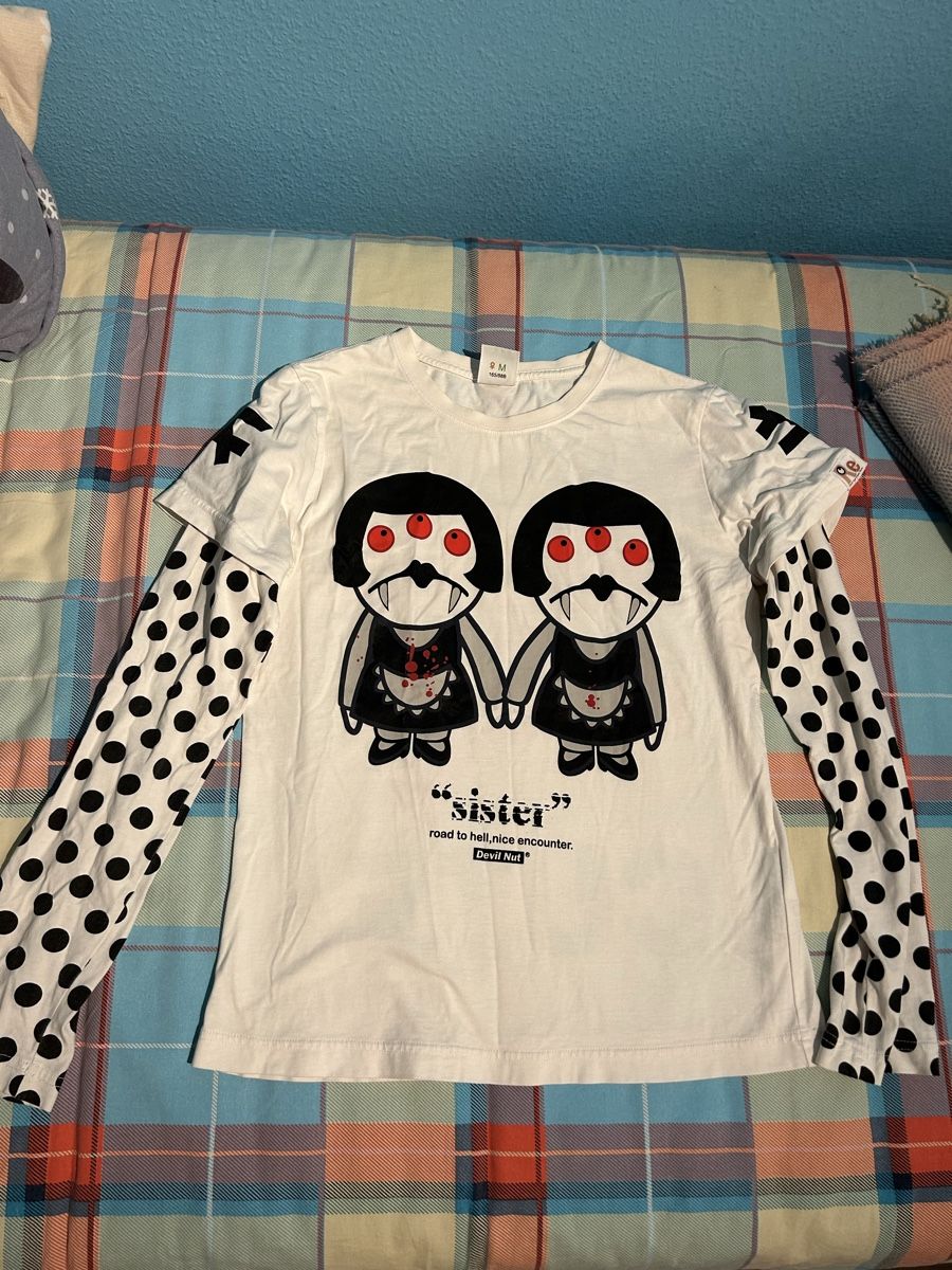 Camicette, T-shirt & Top: Devil nut long sleeve t shirt – Usato da Zürich venduto da Mmmico