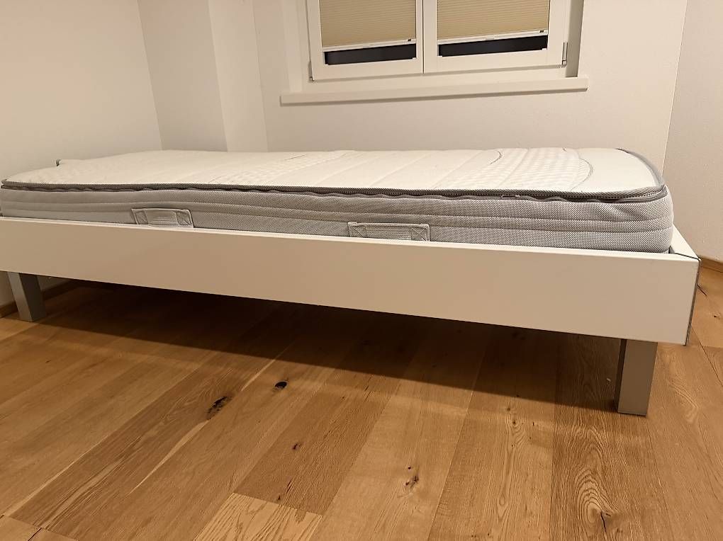 Letti: Bett mit Lattenrost und Matratze – Usato da Gisikon venduto da Sterena