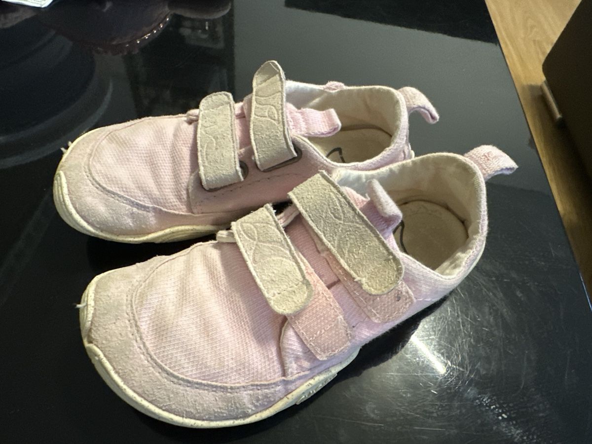 Wildling Schuhe für Mädchen: Wildling Shoes pink size 28 – Gebraucht aus Zürich von buc_kh9f