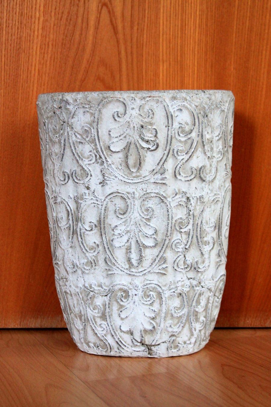 Vasi per fiori: Landhaus BLUMENTOPF / Steintrog mit Reliefmuster  29 cm – Usato da Rebstein venduto da QuasarVincent