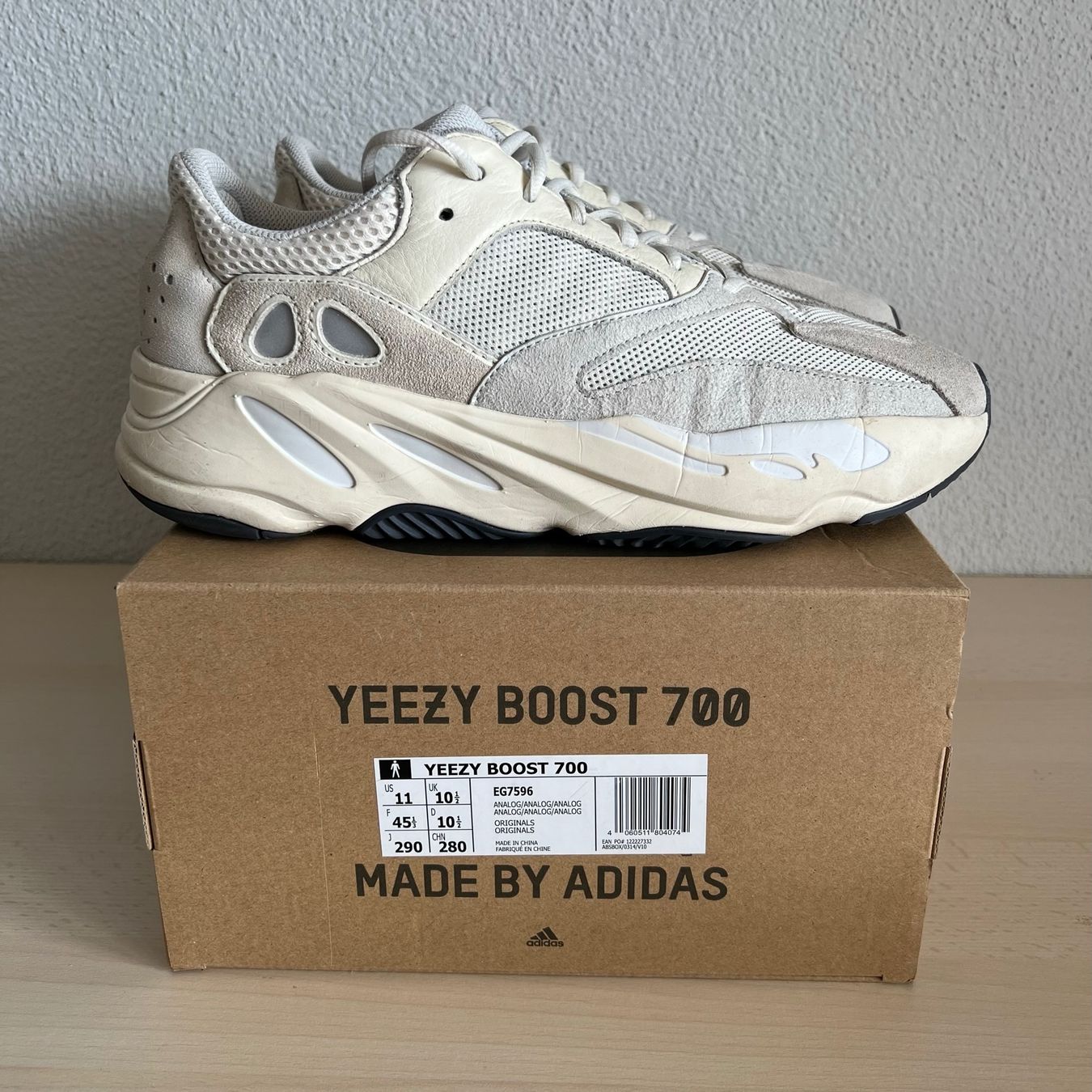 Adidas Scarpe da uomo: Yeezy 700 Analog – Usato da Stans venduto da RemoZimmermann