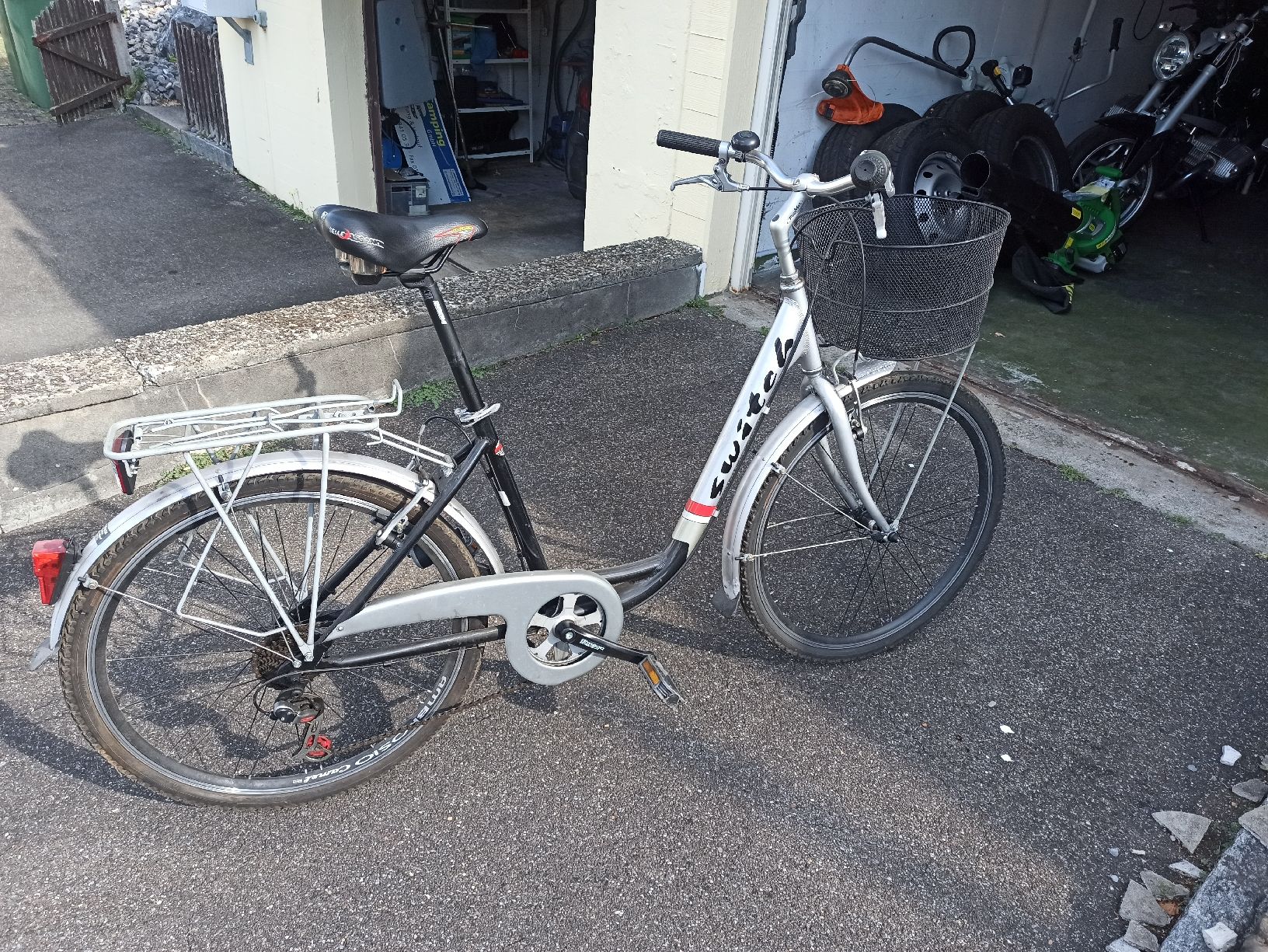 Swiss Vélos: Stabiles Damenfahrrad – D'occasion à Adlikon b. Regensdorf par Horstle