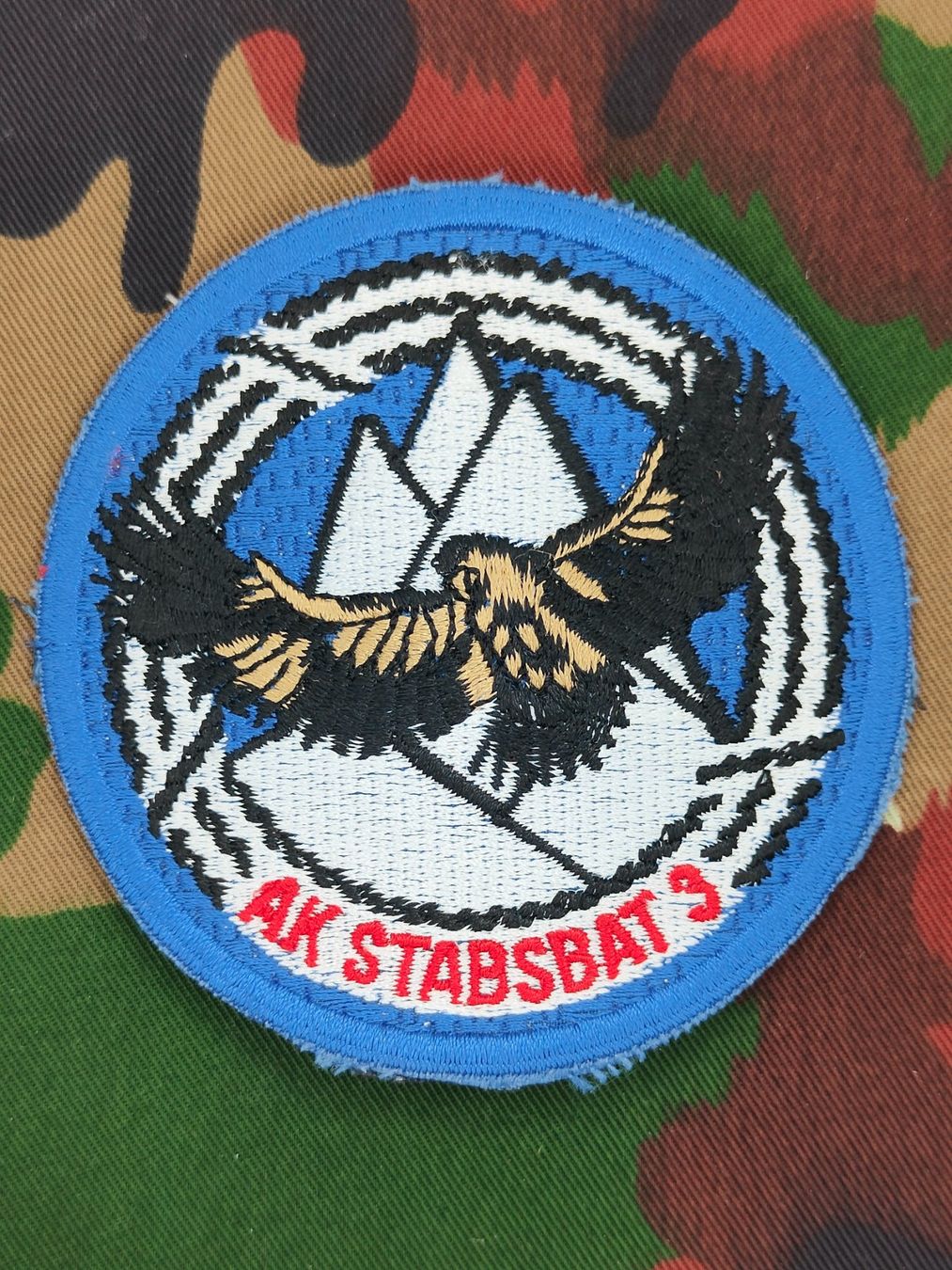 Schweizer Armee Plaketten & Abzeichen: Verbandsabzeichen AK Stabsbat 3 – Gebraucht aus Bauma von SwissMilitaria