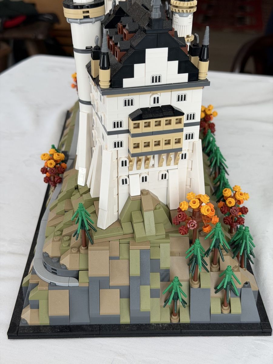 Lego Jeux de construction: Lego Schloss Neuschwanstein – D'occasion à Einsiedeln par ironlady3 4