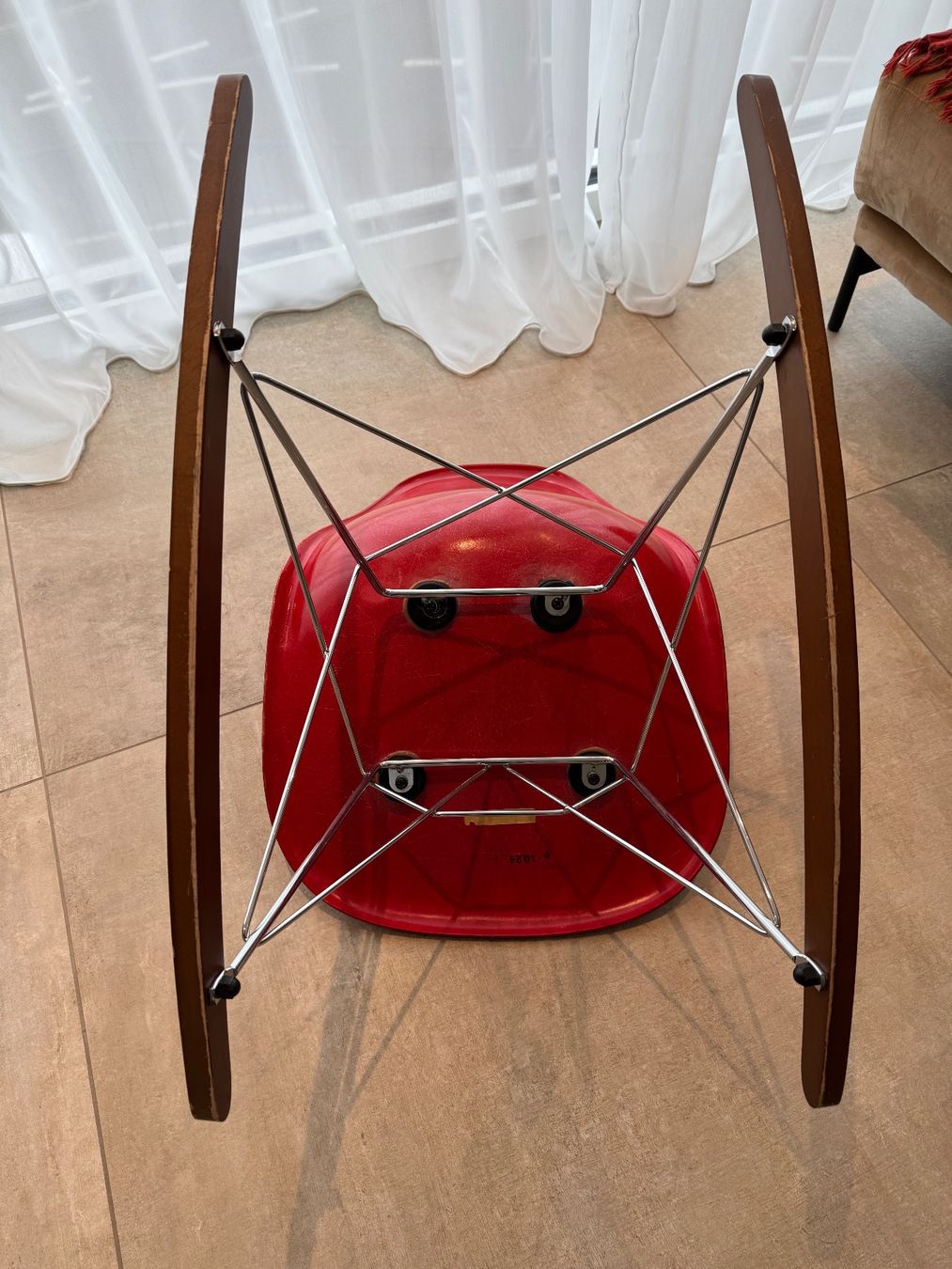 Vitra Sgabelli: Charles & Ray Eames Rocking Chair – Usato da Bachenbülach venduto da MrFantastic 3