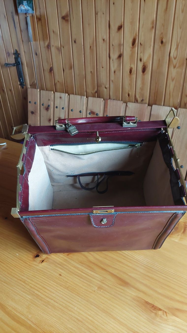 Vera Pelle Borse da donna: Beauty case en cuir – Usato da Choëx venduto da que_9pnh 3