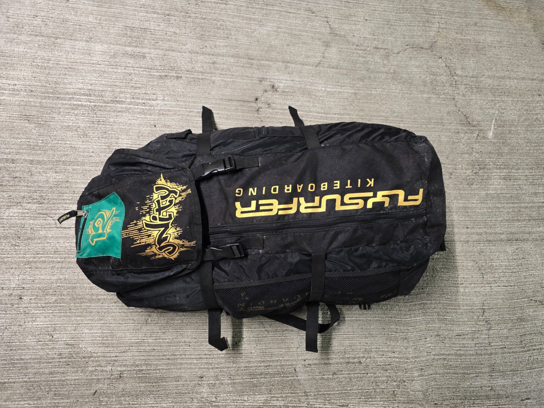 Flysurfer Aquilone: Flysurfer Quiver 5x kites + harness – Usato da Zürich venduto da Houlle 7