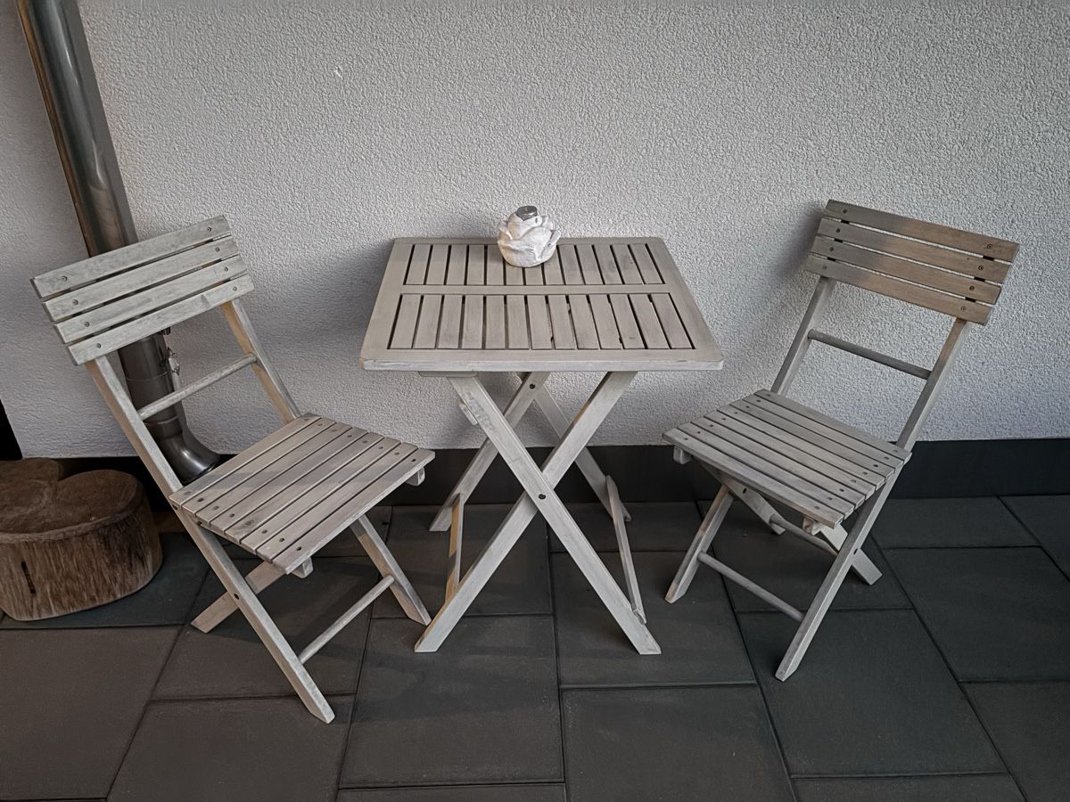 Set di tavolo e panche: Garten Tisch Stühle  – Usato da Brittnau venduto da Paptor