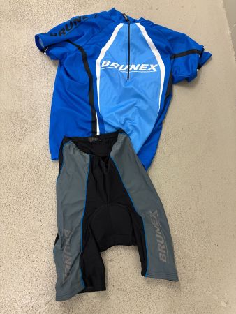Velohose und Leibchen