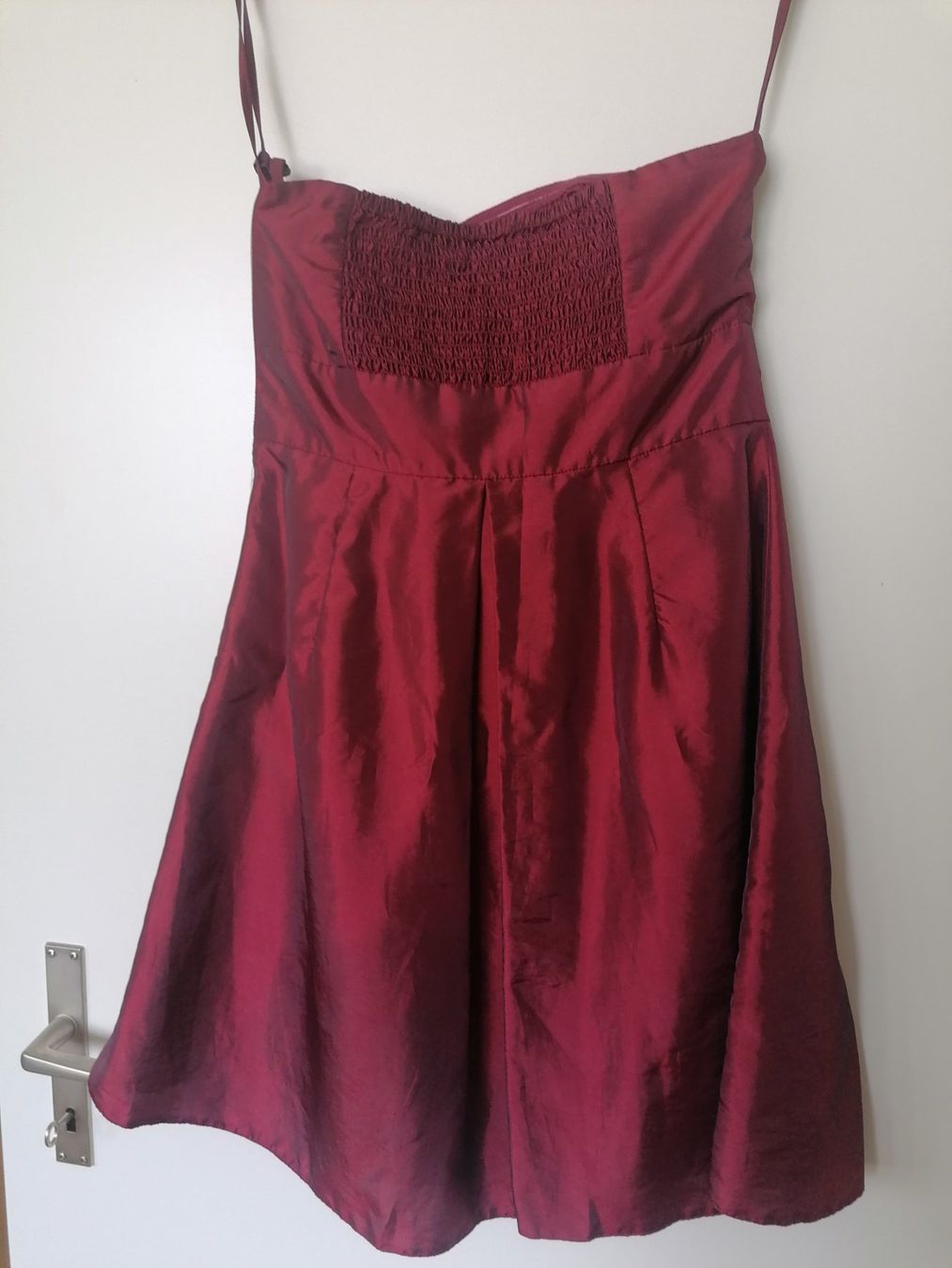 Vestiti: Bordeauxrotes Mini Festkleid 36 – Usato da Bronschhofen venduto da Hanne2